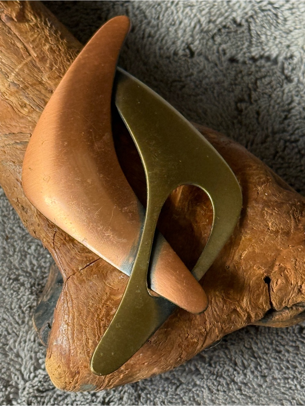 Vintage Kim Craftsmen modernist copper and brass boomerang pin, signed. MCM - Picture 6 of 10